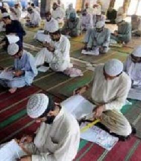 مسوولان هرات: صدها مدرسه دینی بدون جواز قانونی فعالیت می کند
