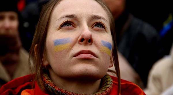 همه پرسی خودمختاری در شرق اوکراین آغاز شد