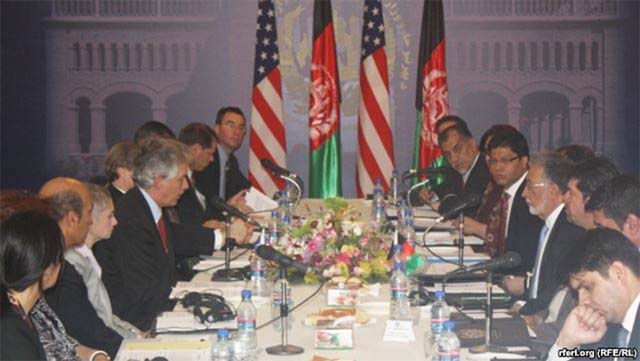 افغانستان مذاکرات موافقتنامه امنیتی با آمریکا را به حالت تعلیق در آورد
