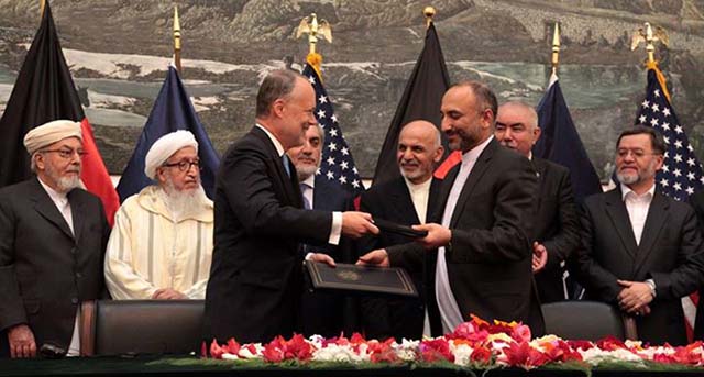 موافقتنامه‌ امنیتی میان افغانستان و آمریکا و ناتو امضا شد