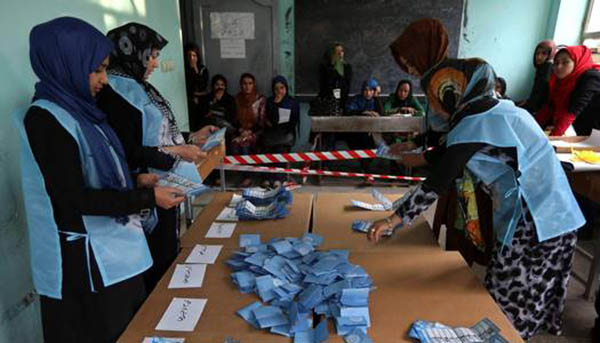 رای دهی انتخابات افغانستان پایان یافت  و شمارش آراء آغاز گردید