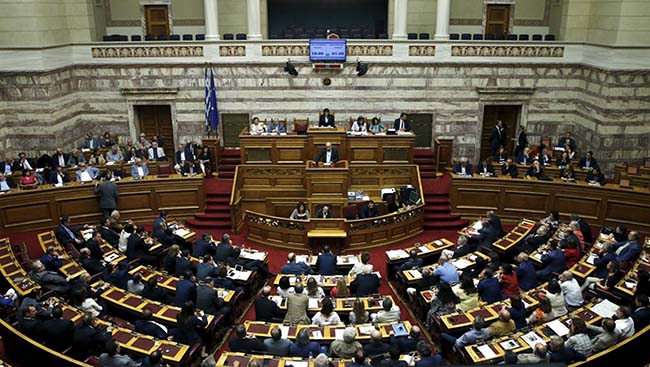 پارلمان یونان توافقنامه دریافت کمک مالی از حوزه یورو را تصویب کرد