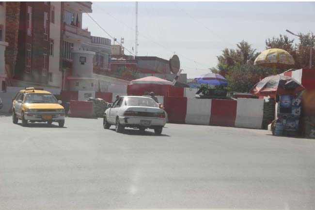 سروى: مقامات و زورمندان حدود70  سرک عمومى وفرعى درشهرکابل را مسدود کرده اند