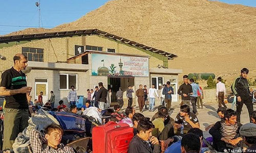 در سال جاری حدود نیم میلیون افغان خاک ایران را ترک کرده‌اند 
