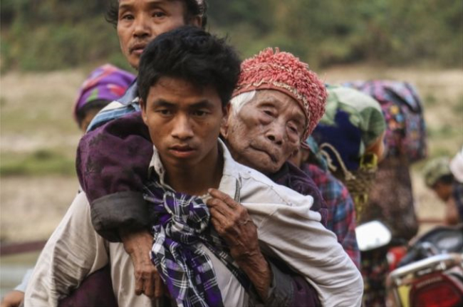 هزاران نفر از ساکنان مرز میانمار با چین فرار کردند