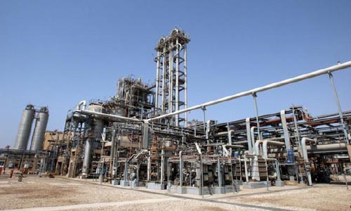 ایران به فروش با تخفیف نفت خام خود در آسیا ادامه می‌دهد