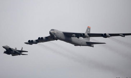 بمب‌افکن‌های بی‌-۵۲ آمریکا  در پایگاه العدید قطر مستقر شدند