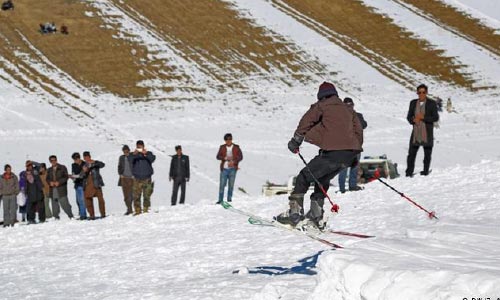 ادامۀ جشنوارۀ ورزش‌های زمستانی بامیان؛ دیروز رقابت اسکی برگزار شد