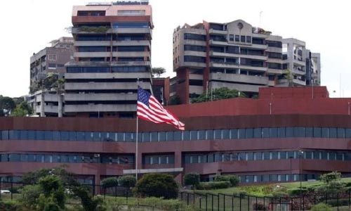 آمریکا سفارت خود در ونزوئلا را تعطیل می‌کند