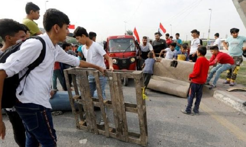 در عراق معترضان راه‌ها در بغداد و چند شهر دیگر را مسدود کردند