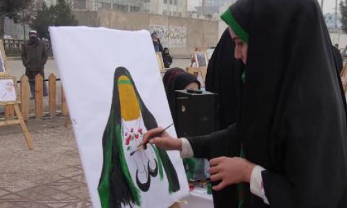 بازتاب حجاب زنان در نمایشگاه خیابانی دختران نقاش در بلخ