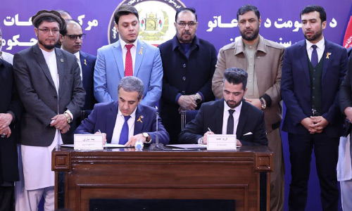 قرارداد ساخت بخش دوم و پنجم سرک دوشی- بامیان به ارزش 3.6 میلیارد افغانی امضا شد