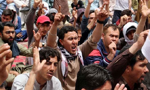 هزاره‌های معترض پاکستانی: عمران خان به خیمه تحصن ما بیاید 