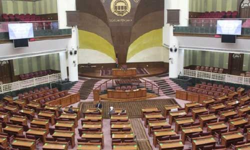 نمایندگان بعد از ده روز تنش، به رخصتی رفتند 