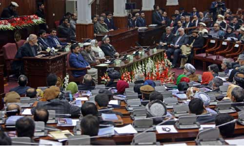 پارلمان و حکومت افغانستان در گرو دو مثلث شوم