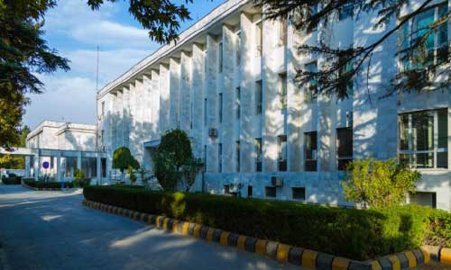 سفرای افغانستان در هفت کشور تغییر می‌کند