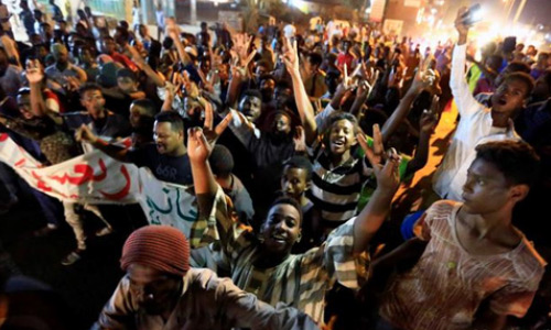 تظاهرات گسترده در سودان به یاد معترضان جان‌باخته