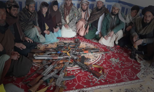 وزارت دفاع: 182 عضو طالبان در ولایت‌های هرات، غور وفاریاب به نیروهای امنیتی تسلیم شدند