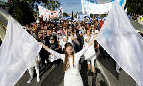 تظاهرات ده‌ها هزار نفر در اسلواکیا علیه سقط جنین