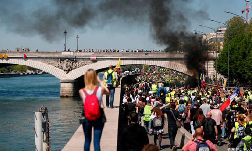 آتش خشم جلیقه زردها در پاریس شعله کشید