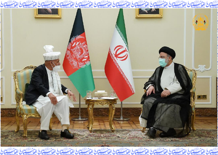 دیدار رئیسان جمهور افغانستان و ایران؛ رئیسی: ایران آماده کمک به صلح افغانستان است    