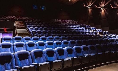 سینماها در سراسر اروپا به خاطر کرونا بسته می‌شوند