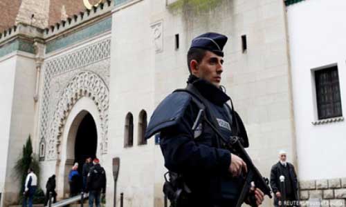 فرانسه برای مبارزه با اسلام‌گرایی افراطی قانون وضع می‌کند