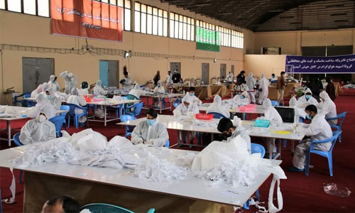 نخستین کارخانه تولید ماسک و بسته‌های محافظتی در کابل فعالیت خود را آغاز کرد