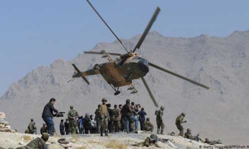 مانور نظامی و قدرت نمایی نظامیان افغان در مرز با پاکستان