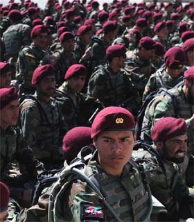 احمدزی:  نیروهای افغان می توانند به تنهایی از کشور شان دفاع کنند 