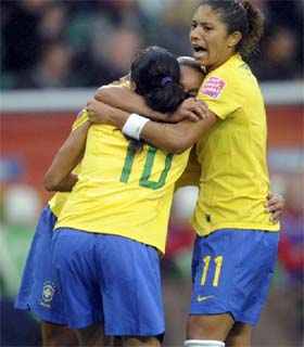 تيم فوتبال زنان برازیل قوي تر از تيم مردان شده است