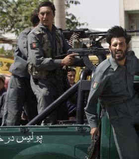 بازداشت دو بریتانیایی در کابل به دلیل حمل سلاح غیرقانونی