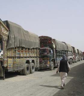 پاکستان واردات آرد به افغانستان را ممنوع قرار داد 