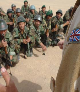 ناتو از کمبود مربیان نظامی در افغانستان نگرانی دارد