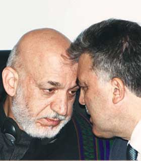 عبدالله گل در دیدار با حامد کرزی؛ ترکیه برای بهبود مناسبات افغانستان با همسایگانش تلاش می کند