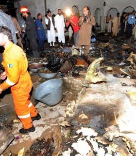 سقوط طیاره‌یی با ده‌ها سرنشین  در پاکستان