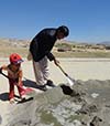 مردم دايکندى سرک را سمنت کردند