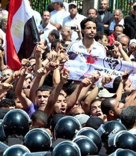 درگیری‌های تازه میان معترضان و نیروهای امنیتی در میدان تحریر قاهره